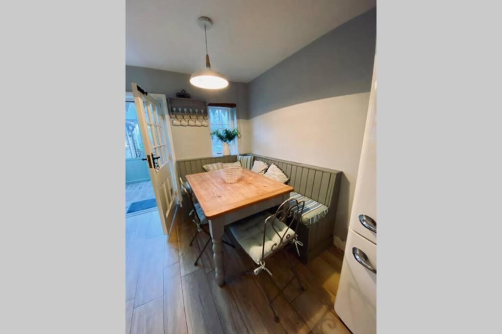 Angel Cottage, Boxgrove, Chichester - Relax And Unwind 外观 照片